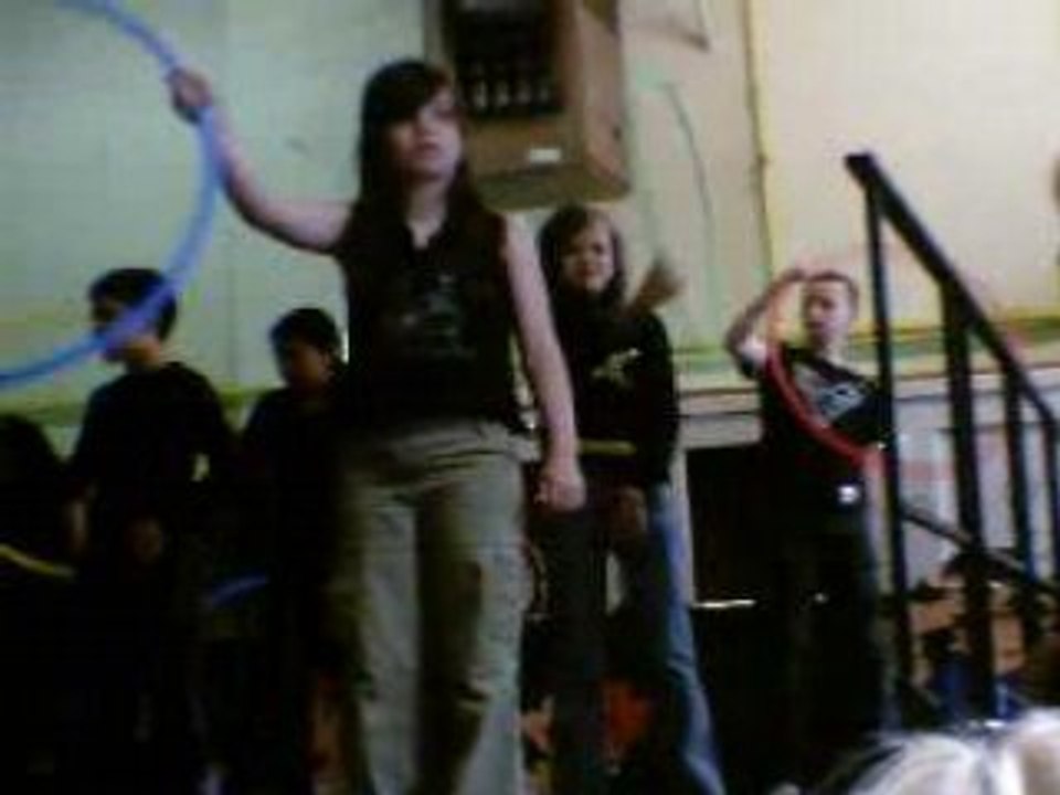 Emilie spectacle a l ecole