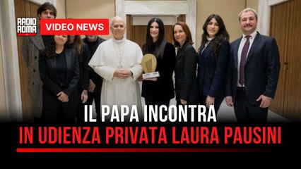 Il Papa incontra in udienza privata Laura Pausini