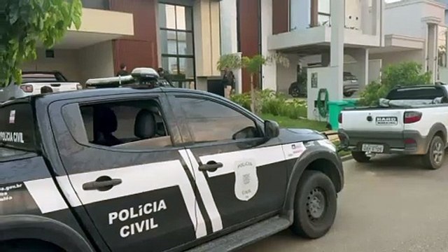 Polícia monta cerco em condomínio luxuoso para 'caçar' envolvidos em sequestro de motoristas na Bahia; assista