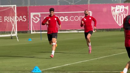 Matías Almeyda y su cuerpo técnico se divierten en una sesión sin muchas novedades