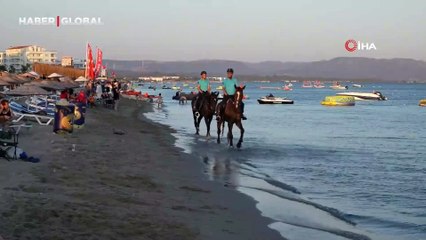 Ayvalık sahillerinde atlı jandarma göreve başladı