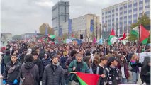 Un migliaio di studenti in centro, partito il corteo del «No Meloni Day» di Torino