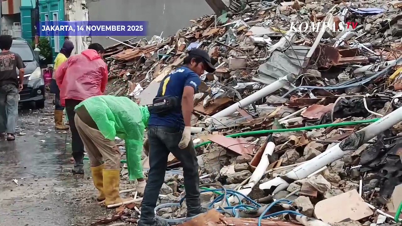 Penampakan Rumah Ahmad Sahroni Dibongkar Pasca Rusak Buntut Penjarahan Agustus Silam