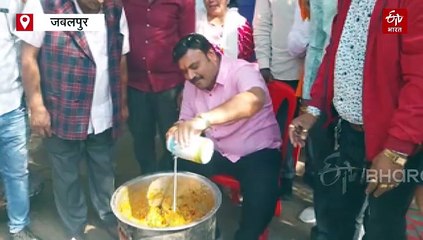 बिहार में NDA की प्रचंड जीत पर मध्य प्रदेश में जश्न, BJP नेता ने बांटा लिट्टी चोखा