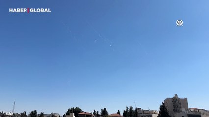 İran'da yüzbinler sokaklara döküldü: "Nükleer silah hakkımız"