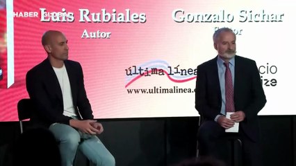 Kadın futbolcuyu rızası olmadan öpen Rubiales'e yumurtalı saldırı