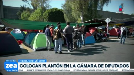 Integrantes de la CNTE colocan plantón en la Cámara de Diputados