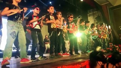 Kinda wild seeing the man himself and the man who played him share the stage feels like a perfect full-circle moment for the trailer drop.  #glamsham #msdhoni #sushantsinghrajput #trailerlaunch #msdhonimovie  glamsham, ms dhoni, sushant singh rajput, trai