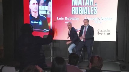 Espagne - Rubiales, ancien président de la RFEF, visé... par des oeufs !