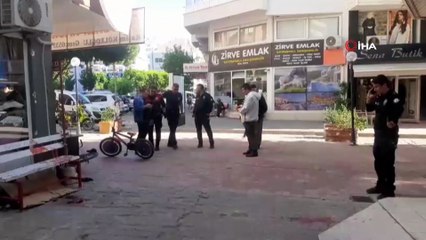 Gençlerin kavgası kanlı bitti Bıçaklayıp, hiçbir şey olmamış gibi uzaklaştı