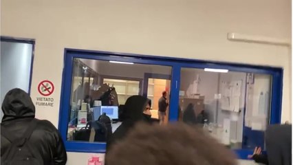 Manifestanti negli uffici della Città metropolitana, scene ricordano l'assalto a Capitol Hill