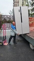 “Your Daily Dose of What’s Trending How Strong Men Can Be LOL”