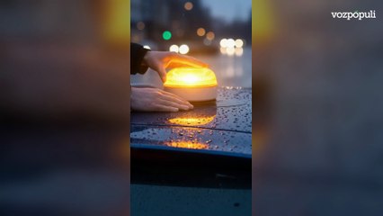 Influencer del mundo del motor da 8 motivos por los que  la baliza obligatoria de la DGT "es un disparate"