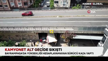 Yüksekliği hesaplayamadı, kamyonet alt geçide böyle sıkıştı