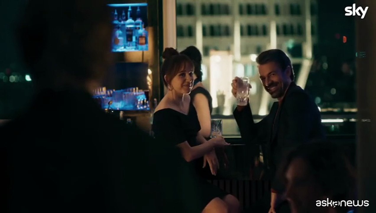 Luca Argentero si trasforma nell'affascinante "Avvocato Ligas"