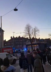 Un bus percute et tue plusieurs personnes dans le centre de Stockholm, faisant également plusieurs blessés, annonce la police suédoise