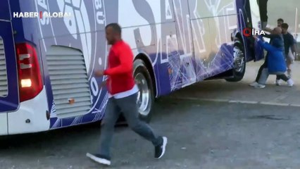 Sarıyer'in şampiyonluk kutlamalarında tehlike! Takım otobüsü son anda kurtarıldı