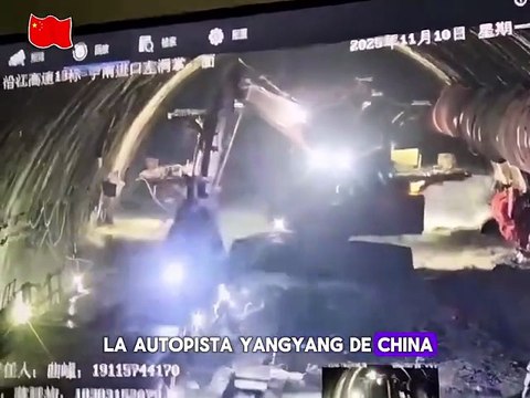 VIDEO: Inundación súbita sorprende a obreros en un túnel en China y uno es arrastrado con su excavadora