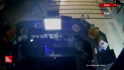 Bursa'da işyerine defalarca giren hırsızı sopayla kovaladı