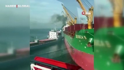 Bursa'da limandan çıkan gemi, başka bir gemiye çarptı! O anlar kamerada...