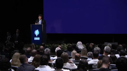 El Presidente estuvo en Corrientes y disertó en el Club de la Libertad