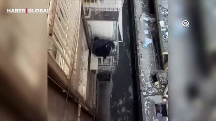 Diyarbakır'da hırsızlık yapmak için örümcek adam gibi binaya tırmandı