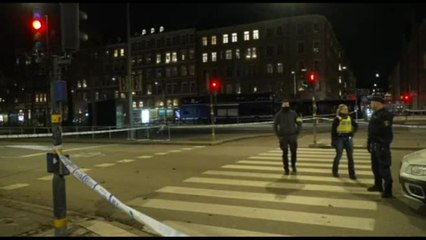 Autobus si schianta a una fermata a Stoccolma, diversi morti