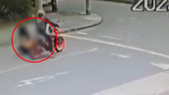 VIDEO | Cámara captó ataque inesperado con puñal a un joven en exclusivo sector de Bogotá