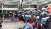 No Meloni day e Fridays for Future a Torino, tensione con le Forze dell'ordine