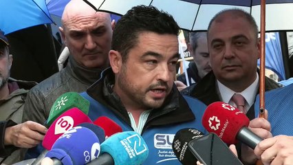 Policías y guardias civiles piden medios "proporcionales" y un Código Penal que les ampare