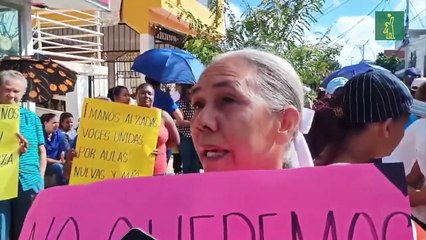 Exigen reconstrucción de un centro educativo en Santiago