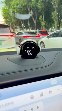 This Tiny Dashboard Robot Is Going Viral in the USA 🤖🔥 (Must-See Gadget!)Meet the Nomi Tiny Robot Car, a mini dashboard digital buddy inspired by the NIO Nomi AI assistant.It reacts with emotions, moves slightly, and adds a fun futuristic.