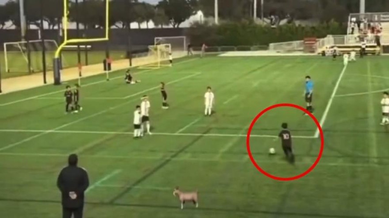 Ciro Messi segue le orme del papà: che punizione sotto al sette!