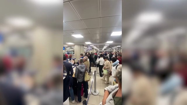 ext-Caída en sistema de aduanas generó largas filas en aeropuerto Juan Santamaría-141125