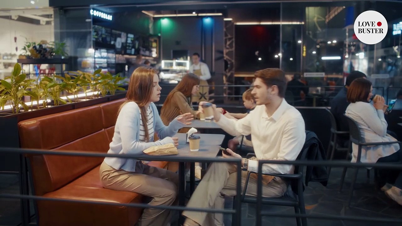 Lost Strangers Stay In Airport For A Day