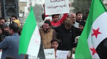 PKK/YPG terör örgütü Suriye'de protesto edildi! Ahmet El Şara’ya da çağrı yaptılar