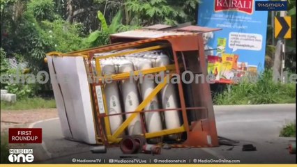 തിരുവനന്തപുരം- തെങ്കാശി സംസ്ഥാനപാതയിൽ ലോറി മറിഞ്ഞു; ലോറിയിൽ നിന്ന് സിഎൻജി വാതകം ചോരുന്നു