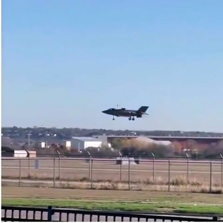 “ Pilot ejects himself from F-35B at airbase after crash landing”