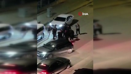 Bursa’da motosiklet sürücüsü 3 araca çarpıp yaralandı