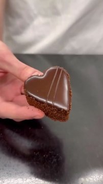 HOMEMADE CHOCOLATE COCONUT BARS
