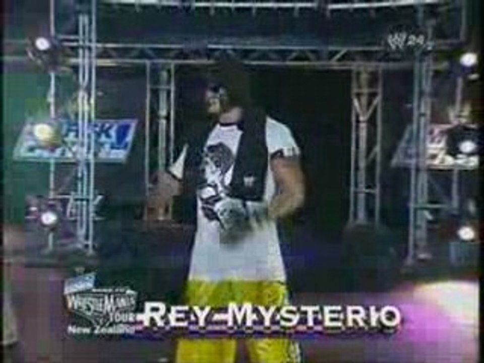 wm22 revenge tour orton vs mysterio p1