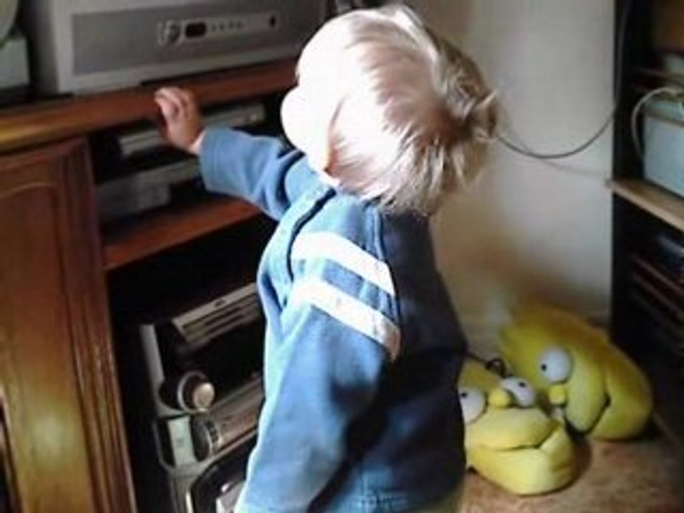 Rémy danse sur Les animaux du monde