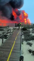 Bar na Costa da Caparica "totalmente tomado pelas chamas". Não há feridos