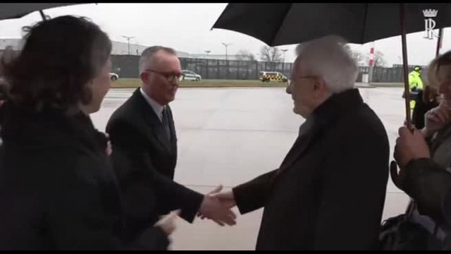 Mattarella atterrato a Berlino per il Premio dei presidenti