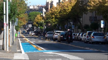 La nuova pista ciclabile cambia la via Cesare Battisti