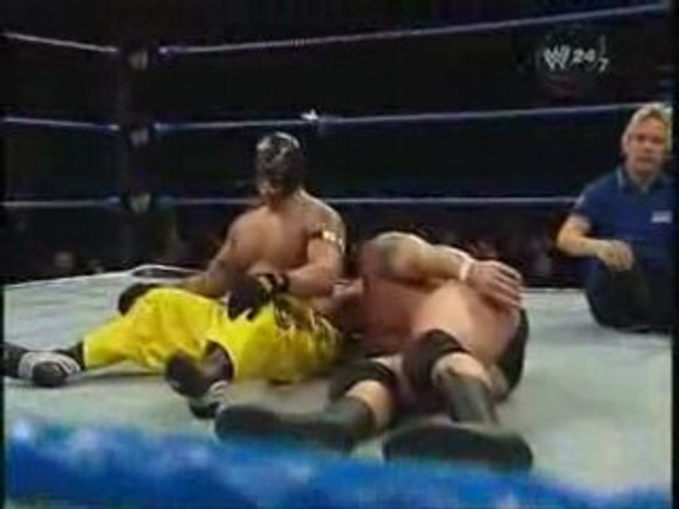 wm22 revenge tour orton vs mysterio p3