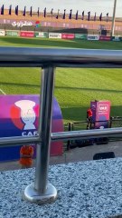 دقائق متوترة.. حكم اللقاء تحتسب ركلة جزاء قبل أن يتدخل الفار يتدخل ويلغيها