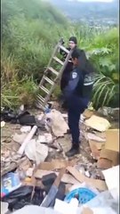 “Lo considero como un hijo”, declaró el policía que salvó a un bebé rescatado de un basurero (VIDEO)