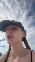 Dicen que el dinero no da la felicidad, pero las vacaciones que puedes comprar con él… pues mira, ahí ya uno empieza a dudar 😄