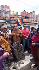 Presidente Paz se encuentra con los amautas en El Alto para celebrar ofrenda a la Pachamama